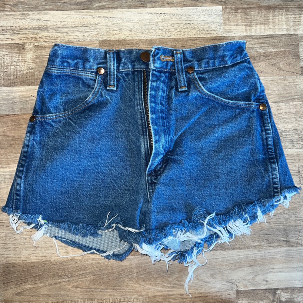 High Waisted Wrangler Cut off shorts